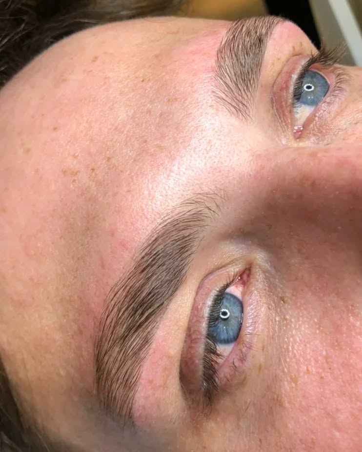 Design de Sobrancelha em Vila Velha – Majô Beauty Club